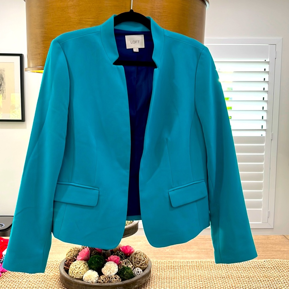 Loft tailored aqua blazer w/ pockets & notch collar.  Work maybe once-size 12